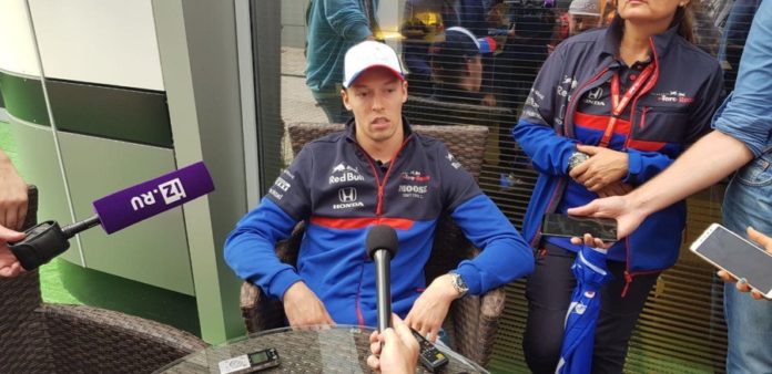 Kvyat_sochi