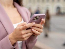 У жительницы Уфы списали деньги через телефон ребенка: прямо через игру