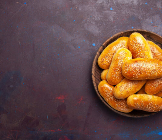 Секрет в ледяной воде: идеальное тесто поднимается вдвое — пирожки готовы через 20 минут