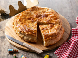 Когда нет времени готовить, ставим на стол пирог «Выручай-ка» — собираем похвалу домашних: моментальное тесто без сахара, яиц и дрожжей