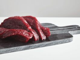 Берем кусок самого простого мяса и превращаем в мягчайший деликатес: ресторанный трюк от шеф-повара