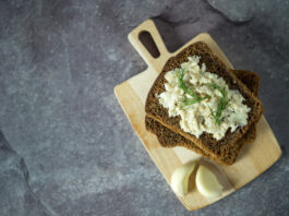 Смешиваем селедку с 3 продуктами — никакая икра больше не нужна: такой великолепной намазки вы еще не пробовали Намазка, селедка