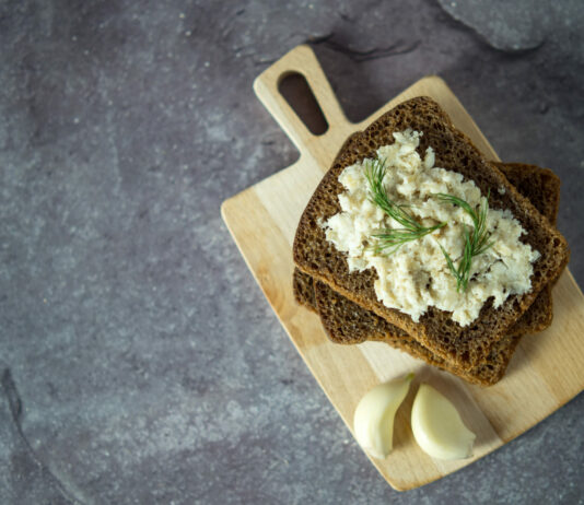 Смешиваем селедку с 3 продуктами — никакая икра больше не нужна: такой великолепной намазки вы еще не пробовали Намазка, селедка