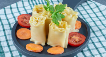 2 яйца и немного сыра — и через 5 минут вкуснятина на завтрак готова: рецепт для ленивых