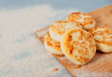 Такие сырники захочется есть на завтрак, обед и ужин: добавьте в творог эту начинку — идеальный вкус