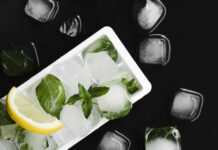 Вот как ещё можно использовать формы для льда: Ловите 3 хитрых способа — и бегите проверять