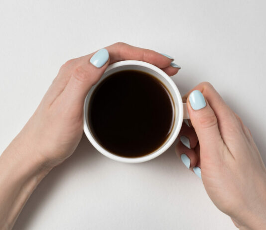 Такой чай пил даже Сталин: избавит от бессонницы поможет в уборке — названы все полезные свойства Кофе, лайфхак