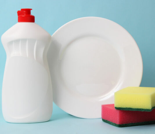 Как сэкономить на моющем средстве для посуды в три раза без потери его свойств: лайфхак для ушлых хозяек Средство для посуды