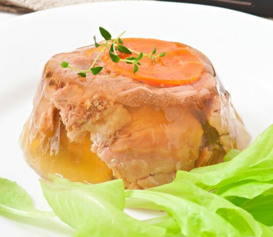 Тот самый прозрачный холодец: готовим вкуснейшее новогоднее блюдо без хлопот и заморочек