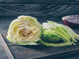 Салат из обычной пекинки и 2 помидоров – вкуснейший и яркий: лучше ресторанов