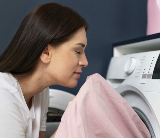 Как почистить стиральную машинку от грибка, накипи и плесени: загрузили подручные средства — включили полный цикл