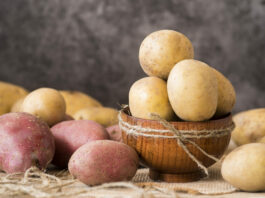 Залейте водой — и картошка станет в 100 раз вкуснее: даже сливочное масло не нужно