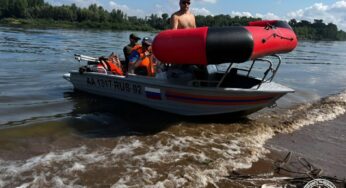 В Уфе спасатели эвакуировали мужчину, унесенного течением на резиновой лодке
