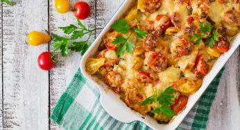 Вкусняха на ужин в одной посуде: Смешали — и в духовку на 50 минут, нереально сытно и просто