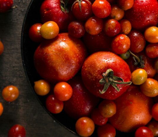 Не томат, а настоящий шедевр: найти его семена — редкая удача, обзор сорта от агронома Радзевской