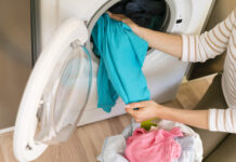 Кислородные отбеливатели выкинули в мусор: Заменили их «дешманским» домашним средством — у пятен нет шансов