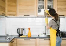 Жир с кухонных шкафчиков стекает каплями сам: Нужно всего 2 копеечных средства