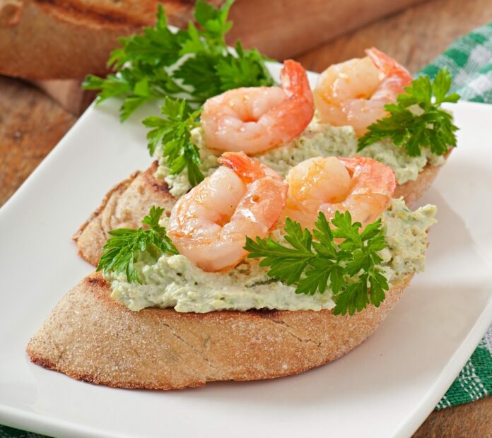 брускетта креветки