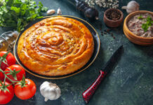 Самый ленивый пирог с капустой и курицей: Смешали, залили — и через час подаём вкусняшку на стол