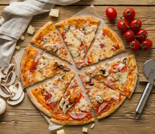 Самое классное тесто для пиццы: смешали муку с водой — и добавили секретный продукт