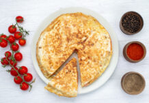 Берём творог и сыр: Готовим вкуснейшую лепёшку на завтрак за 8 минут