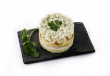 Никакая не «Шуба»: Вот какой салат готовим каждый Новый Год — со стола улетает моментом