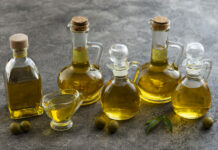 1 ложку в бутыль и взболтать: Растительное масло больше не брызгает на сковороде — рабочий лайфхак от хозяек