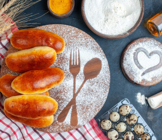 Вкусные пирожки за 15 минут: четыре хитрых способа без замеса теста