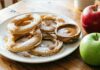 Когда дома есть яблоки, жарю эту вкуснятину: просто, быстро и по-домашнему уютно — готовим по маминому рецепту