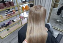 Бросаем в кефир 2 ст. л. — и наносим на седые волосы: цвет шикарный, седина испарилась